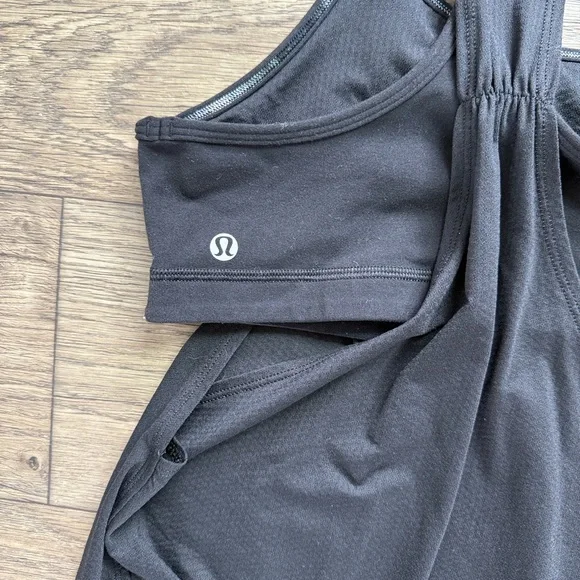 Lululemon Built in Bra Tank - Picture 4 of 5